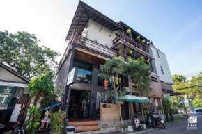 Отель The Arak Bed, Bar and Hostel  Чанг Фуак 